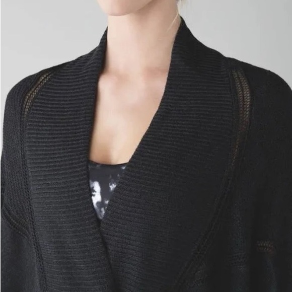 EUC - Lululemon Breeze Easy Wrap - Heathered Black - Size XS/S - Picture 2 of 11